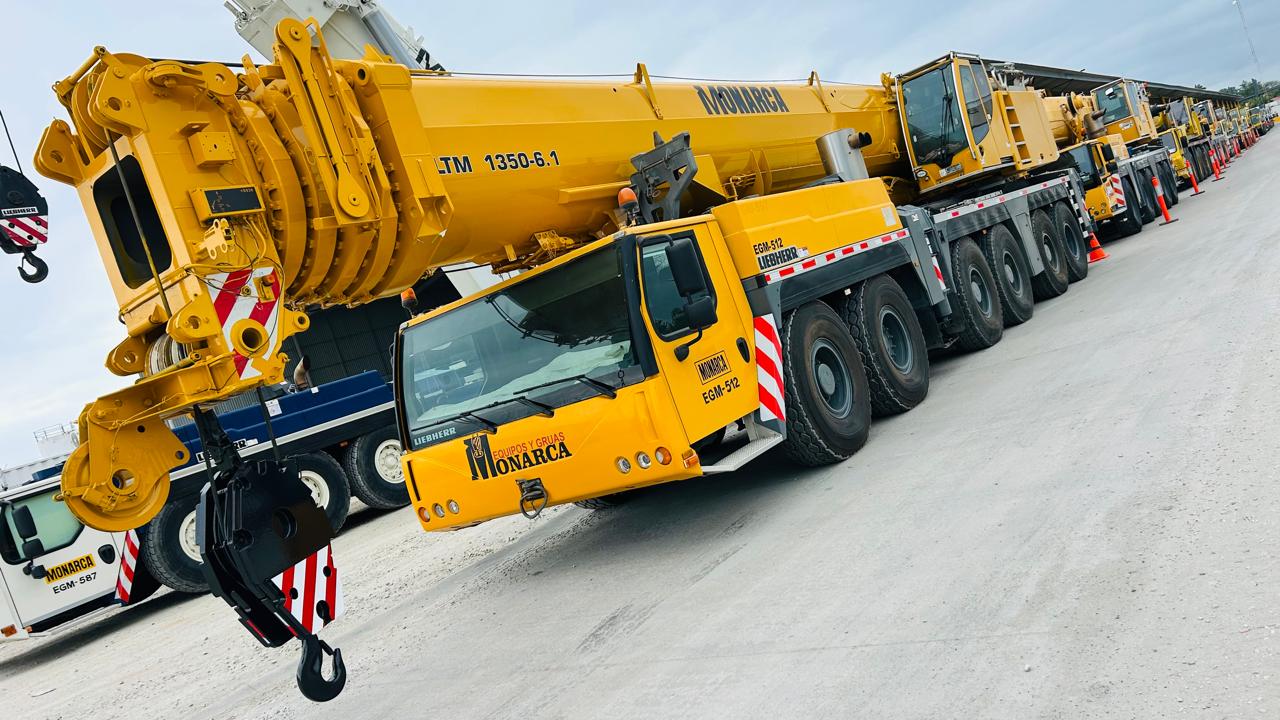 Grúa móvil todo terreno Liebherr certificada por CC&NDT México
